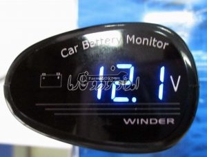 car battery meter 300x228 ولتاژ باتری چیست؟